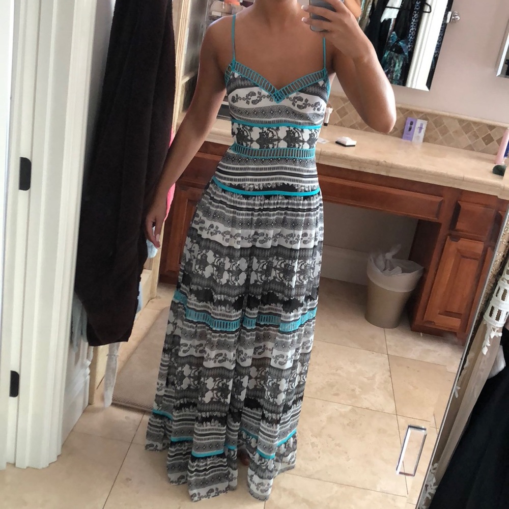 Bebe maxi dress